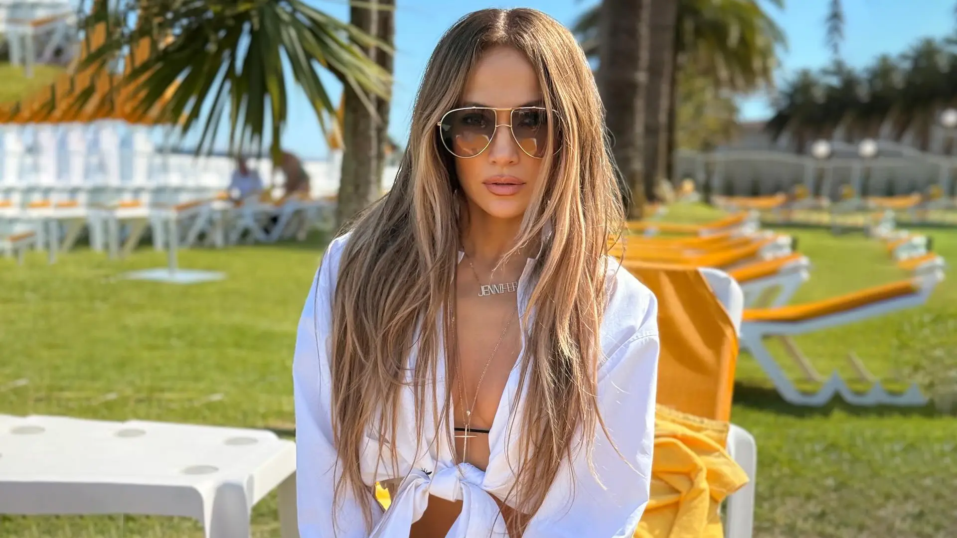 Cover Jennifer Lopez Bikini Grigio 19 Agosto 2025