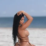 Cover Katya Elise Henry Bikini Marrone Tanga 24 Agosto 2025