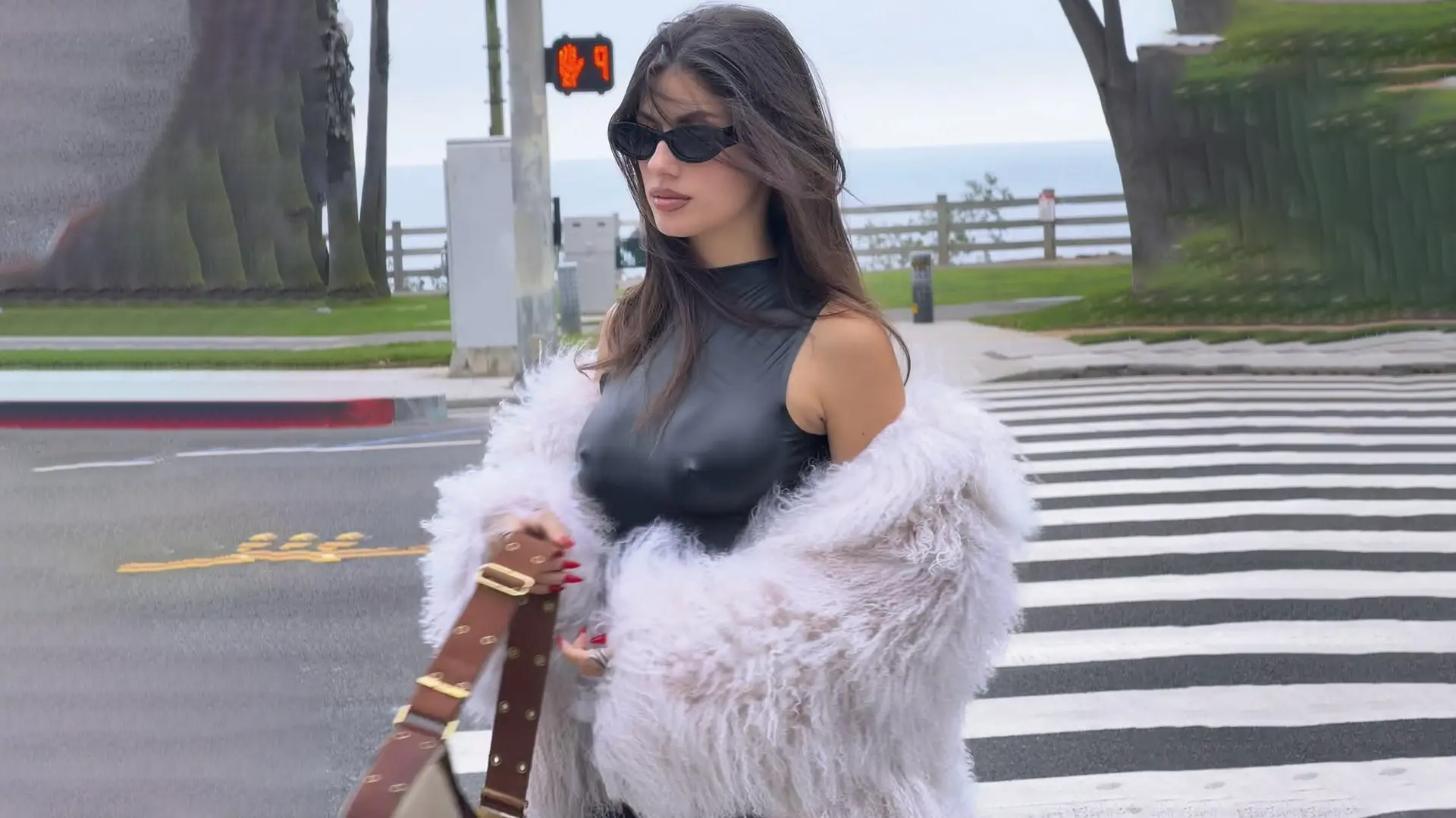 Cover Ines Trocchia Latex Nero Capezzoli 28 Gennaio 2026