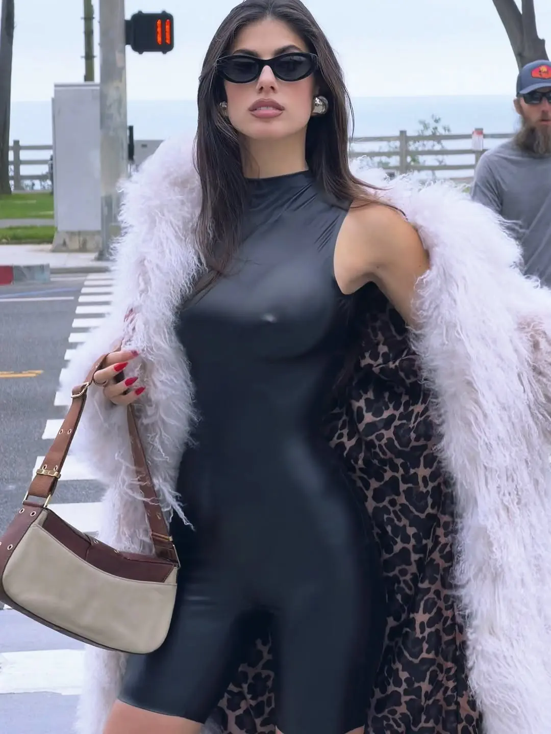 Ines Trocchia Latex Nero Capezzoli Image 7