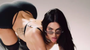 Cover Megan Fox Pecora Mostra Lingua Bocca Aperta 10 Marzo 2026